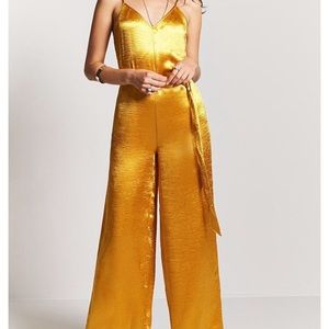 NWT gold satin belted jumper ⭐️